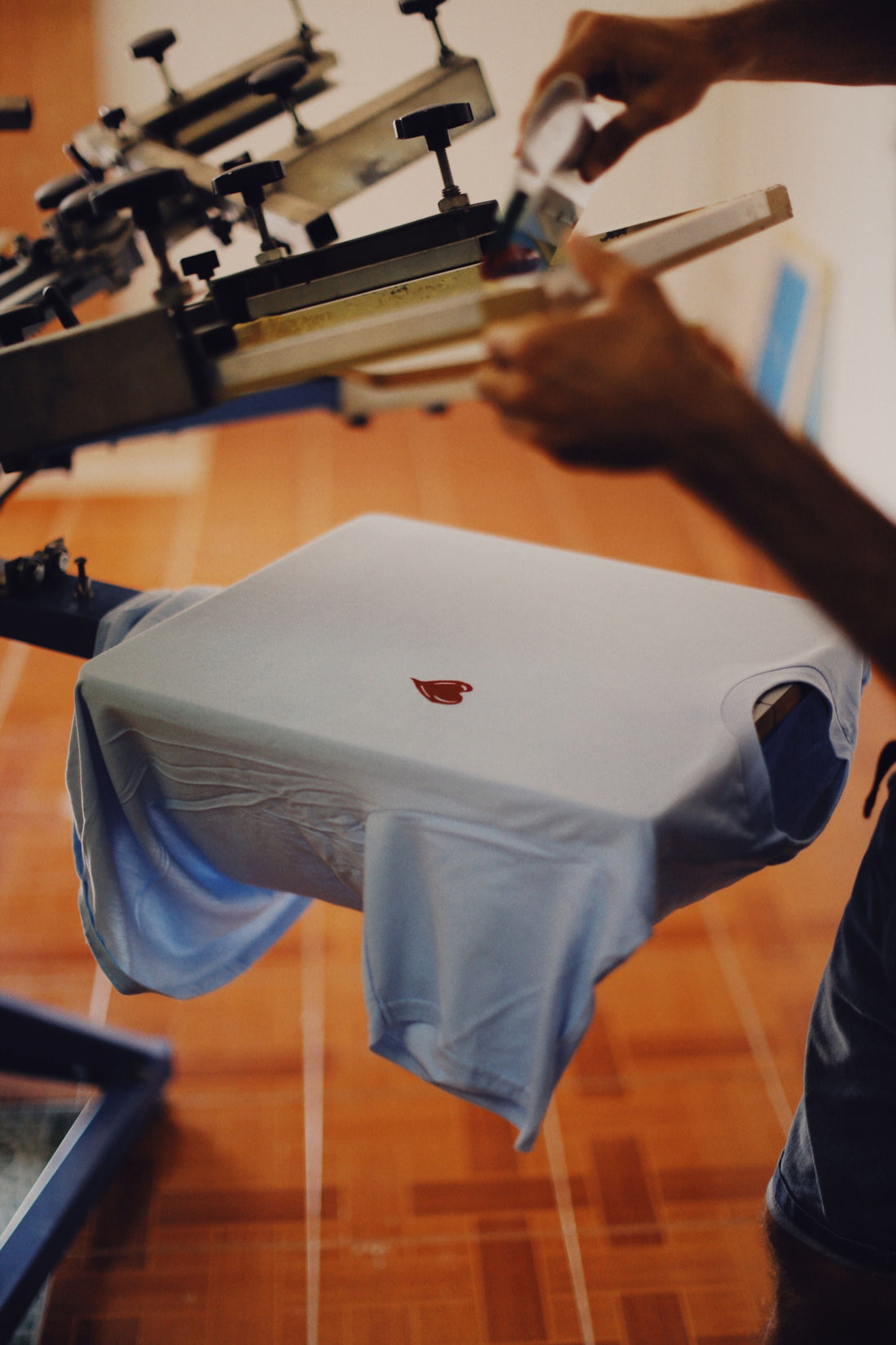 Hand-Drawn vs. Digital: Which T-Shirt Design Style is Best?